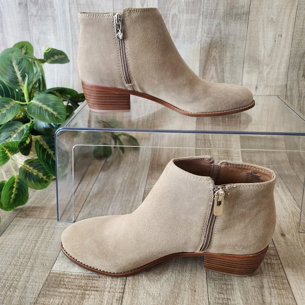 Antonio Melani Light Tan Suede Booties NWT Size 8.5 - Picture 3 of 16